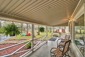 Cozy Higden Retreat - Near Greers Ferry Lake!