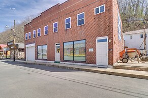 Downtown Marlinton Vacation Rental Apartment!