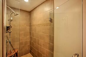 Downtown Coeur D'alene Rental: Steps to Lake!