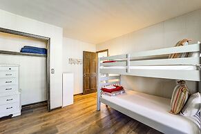 Beech Mountain Home w/ Game Room & Mountain Views!