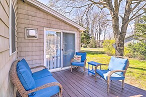 Family-friendly Cottage, Walk to the Beach!