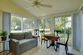 Family-friendly Cottage, Walk to the Beach!