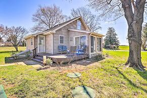 Family-friendly Cottage, Walk to the Beach!