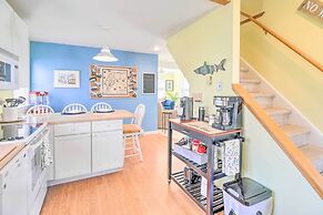 Family-friendly Cottage, Walk to the Beach!