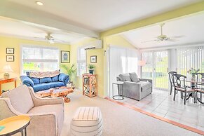 Family-friendly Cottage, Walk to the Beach!
