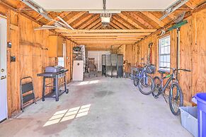 Family-friendly Cottage, Walk to the Beach!