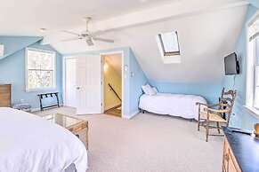 Family-friendly Cottage, Walk to the Beach!