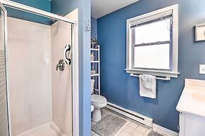 Family-friendly Cottage, Walk to the Beach!