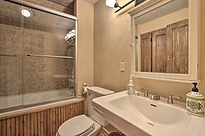 Charming Mountain Estate w/ Views + Fire Pit!