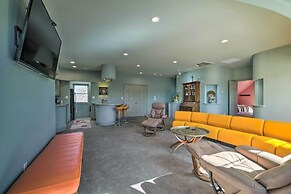 Falling Water Chalet Upper Unit: Near Bike Trails!