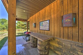 Falling Water Chalet Upper Unit: Near Bike Trails!