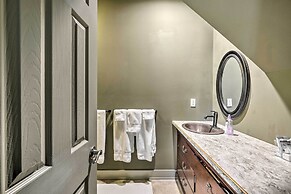 Falling Water Chalet Upper Unit: Near Bike Trails!