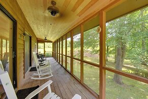 Grand Murphy Cabin w/ Fire Pit & Game Room!