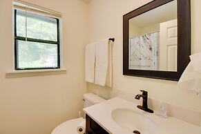 Grand Murphy Cabin w/ Fire Pit & Game Room!