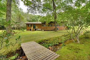 Grand Murphy Cabin w/ Fire Pit & Game Room!