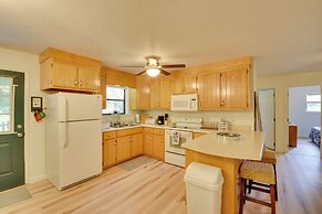 Grand Murphy Cabin w/ Fire Pit & Game Room!