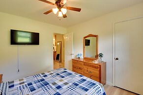 Grand Murphy Cabin w/ Fire Pit & Game Room!