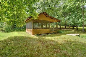 Grand Murphy Cabin w/ Fire Pit & Game Room!