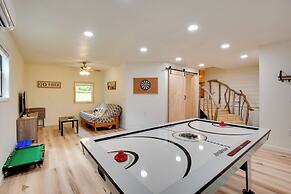 Grand Murphy Cabin w/ Fire Pit & Game Room!