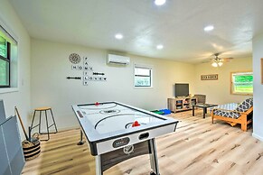 Grand Murphy Cabin w/ Fire Pit & Game Room!