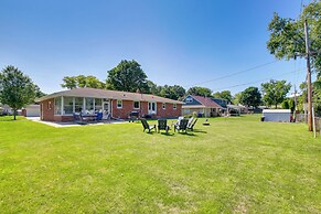 Walk to Lambeau Field: Green Bay Retreat