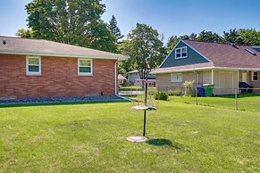 Walk to Lambeau Field: Green Bay Retreat