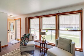 Walk to Lambeau Field: Green Bay Retreat