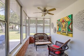 Walk to Lambeau Field: Green Bay Retreat