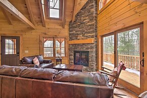 Family-friendly Warsaw Cabin w/ Deck & Fireplace!