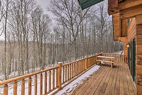 Family-friendly Warsaw Cabin w/ Deck & Fireplace!