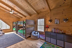 Family-friendly Warsaw Cabin w/ Deck & Fireplace!