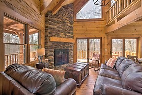 Family-friendly Warsaw Cabin w/ Deck & Fireplace!