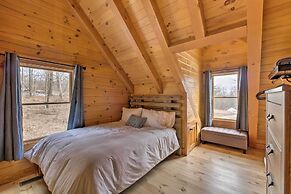 Family-friendly Warsaw Cabin w/ Deck & Fireplace!