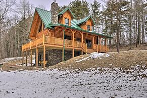 Family-friendly Warsaw Cabin w/ Deck & Fireplace!