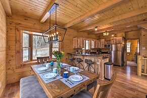 Family-friendly Warsaw Cabin w/ Deck & Fireplace!