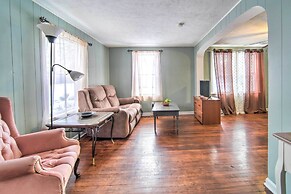 Eastlake Home w/ Patio < 1 Mi to Lake Erie!