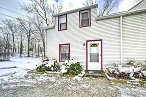 Eastlake Home w/ Patio < 1 Mi to Lake Erie!