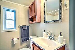 Eastlake Home w/ Patio < 1 Mi to Lake Erie!