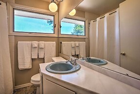 Lake House w/ Hot Tub - 1 Mi to Surf 'n Slide