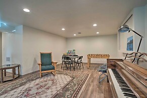 Lake House w/ Hot Tub - 1 Mi to Surf 'n Slide