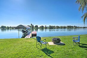 Lake House w/ Hot Tub - 1 Mi to Surf 'n Slide