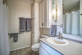 Lake House w/ Hot Tub - 1 Mi to Surf 'n Slide