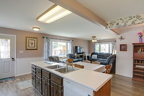 Home w/ Screened-in Porch < 1 Mi to Lake Erie