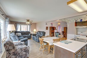 Home w/ Screened-in Porch < 1 Mi to Lake Erie