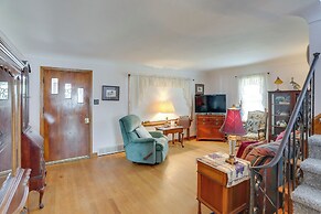 Home w/ Screened-in Porch < 1 Mi to Lake Erie