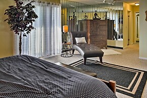 East Tawas Apartment Near Lake Huron & Downtown!