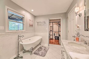 Family-friendly Brookville Home w/ Hot Tub!