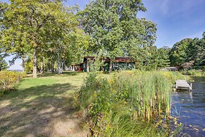 Lakefront Walker Home w/ Boat Dock & Lift!