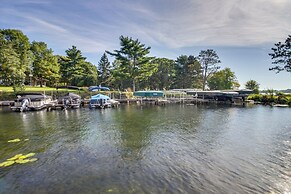 Lakefront Walker Home w/ Boat Dock & Lift!