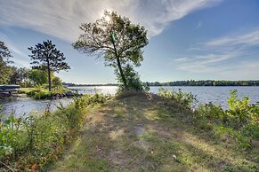 Lakefront Walker Home w/ Boat Dock & Lift!